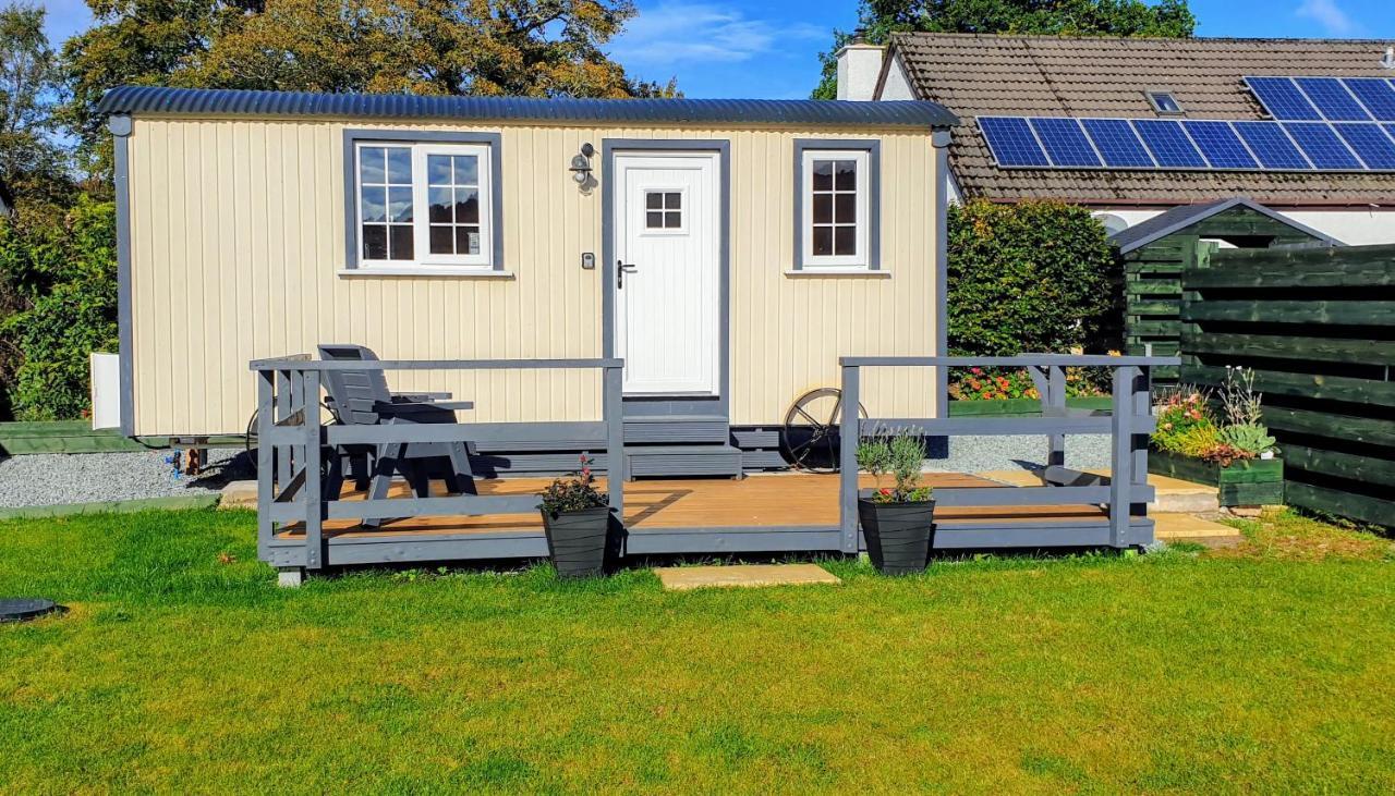 Small Cozy Shepherd Hut 20 By 7 Feet With Boxed In High Double Bed * Balmacara