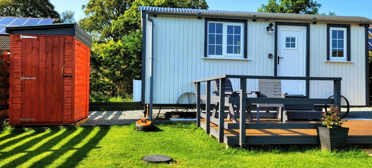 Campsite Small Cozy Shepherd Hut 20 By 7 Feet With Boxed In High Double Bed Balmacara